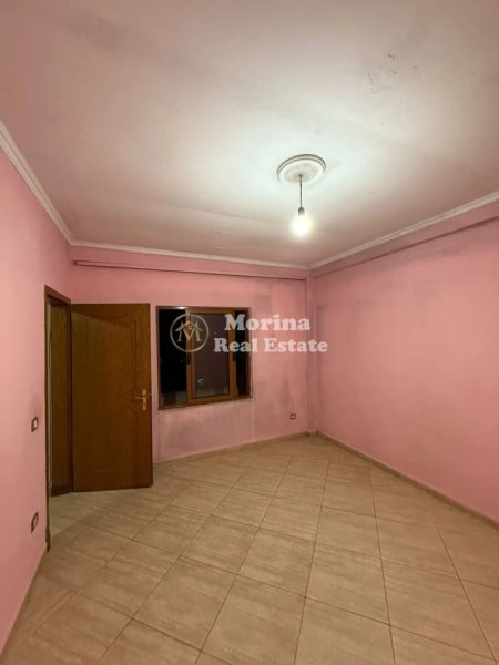Tirane, jepet me qera apartament 1+1 Kati 4, 60 m² 350 € (Laprake)