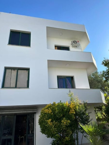 Shkembi Kavajes, shitet nga Pronari, pa-komision apartament 3 Katshe Kati 3, 480 m² 550.000 € (Shkembi kavajes)