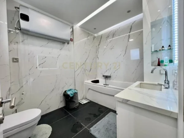 Tirane, jepet me qera apartament 3+1+Aneks+Ballkon Kati 9, 186 m² 1.600 € (Neom129081)