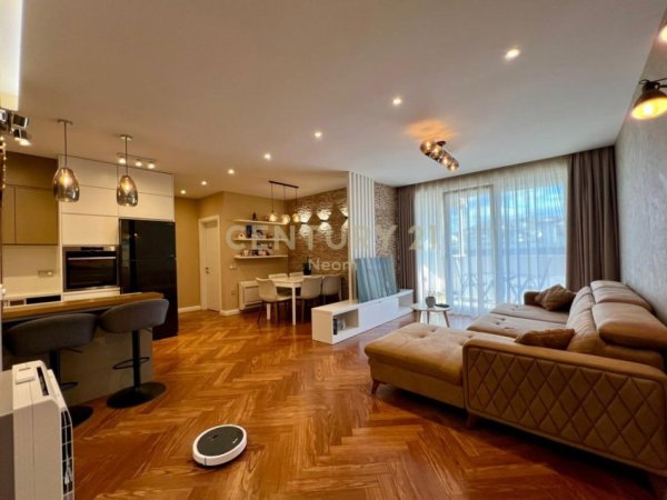 Tirane, jepet me qera apartament 3+1+Aneks+Ballkon Kati 9, 186 m² 1.600 € (Neom129081)