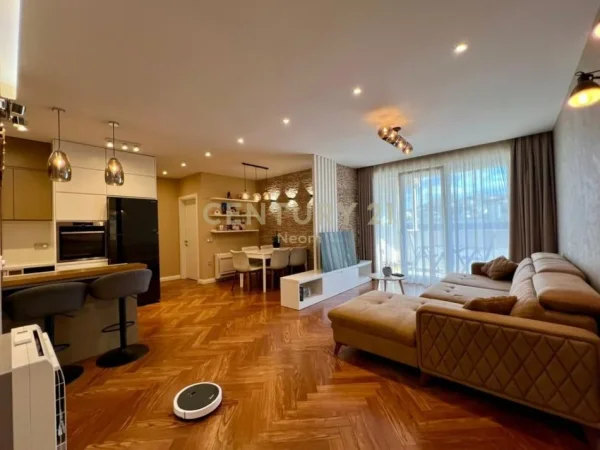 Tirane, jepet me qera apartament 3+1+Aneks+Ballkon Kati 9, 186 m² 1.600 € (Neom129081)