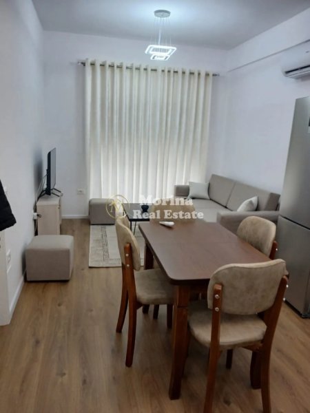 Tirane, jepet me qera apartament 1+1 Kati 7, 60 m² 420 € (Ali Demi)