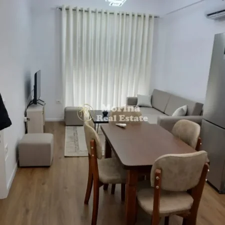 Tirane, jepet me qera apartament 1+1 Kati 7, 60 m² 420 € (Ali Demi)