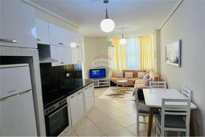 Vlore, jepet me qera apartament 1+1+Ballkon Kati 3, 67 m² 350 € (RRUGA CAJUPI,VLORE)