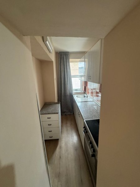 Tirane, jepet me qera apartament 2+1 Kati 3, 80 m² 550 € (Rruga Sali Nivica)