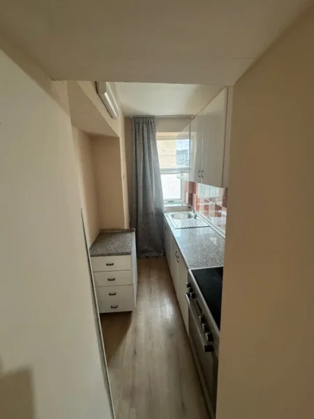 Tirane, jepet me qera apartament 2+1 Kati 3, 80 m² 550 € (Rruga Sali Nivica)