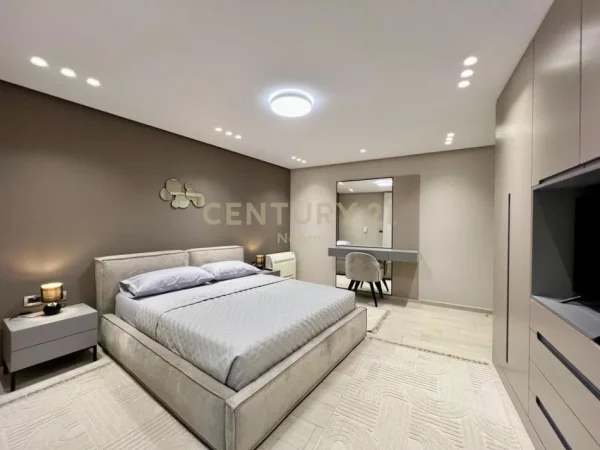 Tirane, jepet me qera apartament 2+1+Aneks+Ballkon Kati 2, 75 m² 850 € (Neom129082)