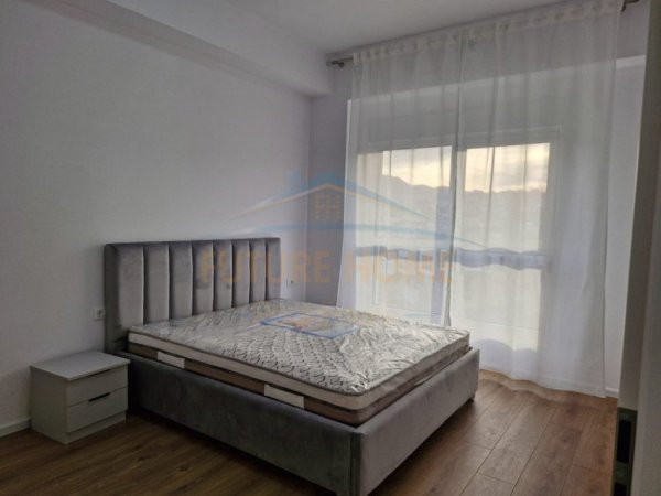 Tirane, jepet me qera apartament 1+1 Kati 7, 52 m² 450 € (Ali Demi,tek Kompleksi Kaimi.)