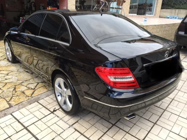 Sarande, shitet mercedez benz C220 me kamio manuale, nafte Kondicioner 190.000 km 10.000 €