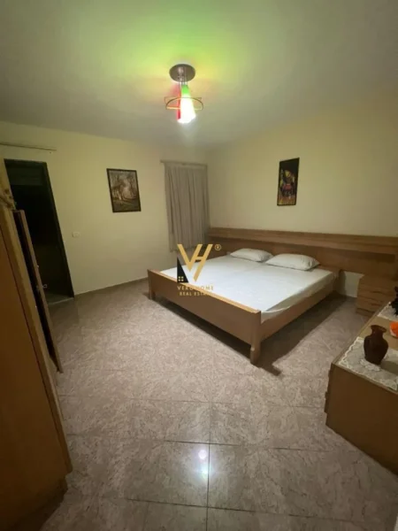 Tirane, jepet me qera apartament 1+1+Ballkon Kati 5, 80 m² 600 € (QENDER)