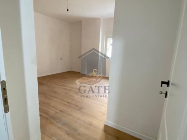 Durres, jepet me qera apartament 2+1 Kati 2, 120 m² 500 € 