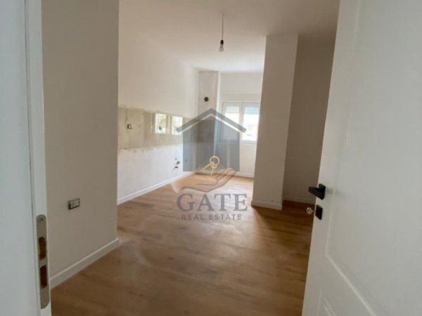 Durres, jepet me qera apartament 2+1 Kati 2, 120 m² 500 € 