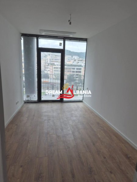 Tirane, jepet me qera zyre Kati 5, 104 m² 1.700 € (liqeni i Tiranes)