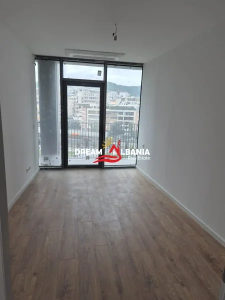 Tirane, jepet me qera zyre Kati 5, 104 m² 1.700 € (liqeni i Tiranes)