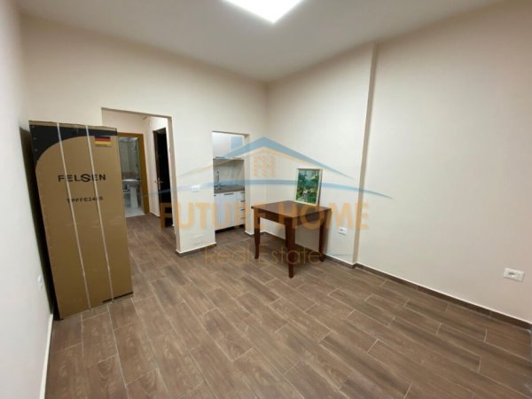Tirane, jepet me qera zyre Kati 3, 69 m² 550 € (Myslym Shyr)