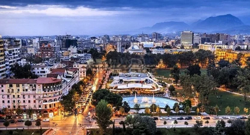 Tirane, jepet me qera dyqan Kati -1, 95 m² 1.500 € (blloku)