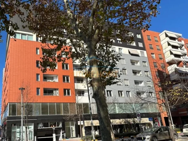Tirane, shitet apartament 1+1+Ballkon Kati 4, 62 m² 170.000 € (Prane Delijorgjit)