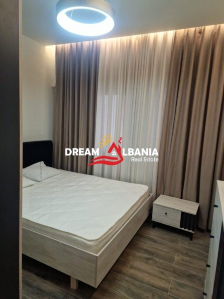 Tirane, jepet me qera apartament 2+1 Kati 1, 84 m² 700 € (stacioni trenit)