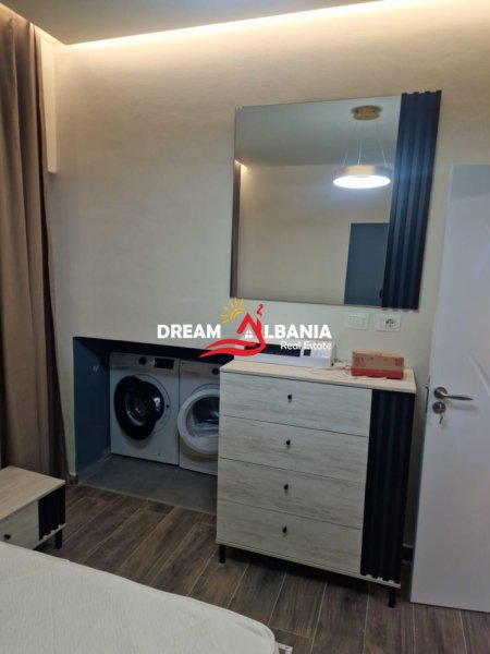 Tirane, jepet me qera apartament 2+1 Kati 1, 84 m² 700 € (stacioni trenit)