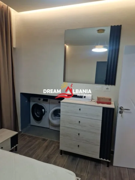 Tirane, jepet me qera apartament 2+1 Kati 1, 84 m² 700 € (stacioni trenit)