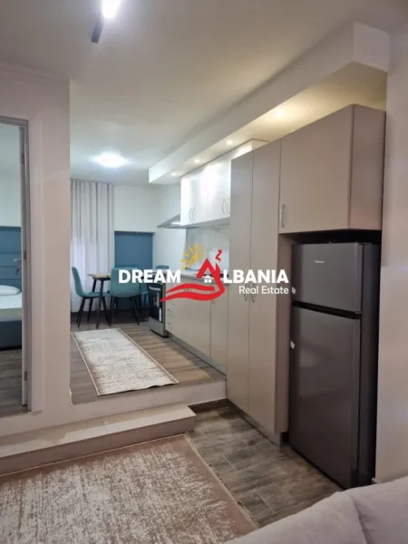 Tirane, jepet me qera apartament 2+1 Kati 1, 84 m² 700 € (stacioni trenit)