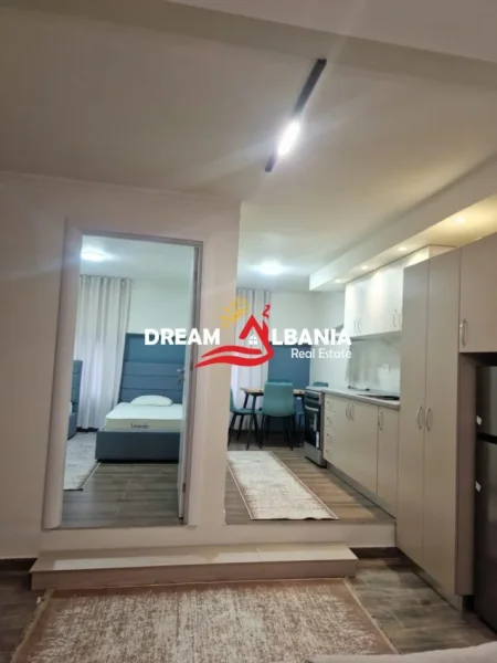 Tirane, jepet me qera apartament 2+1 Kati 1, 84 m² 700 € (stacioni trenit)