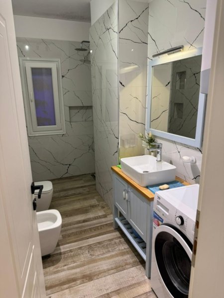 Tirane, jepet me qera apartament 2+1 Kati 2, 80 m² 