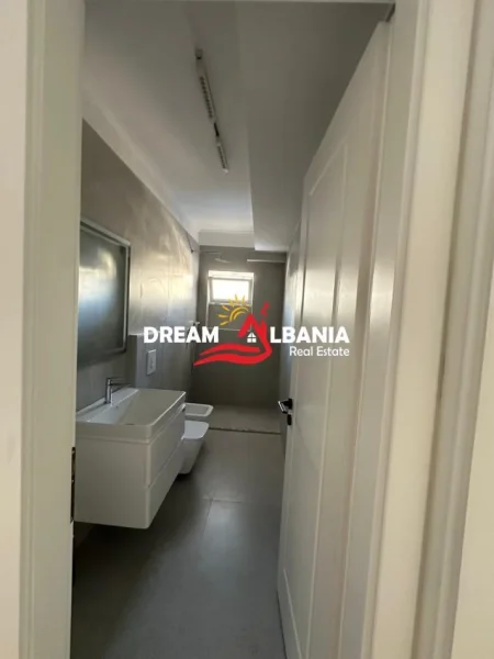 Tirane, shitet apartament 1+1 Kati 4, 52 m² 95.000 € (porcelan)