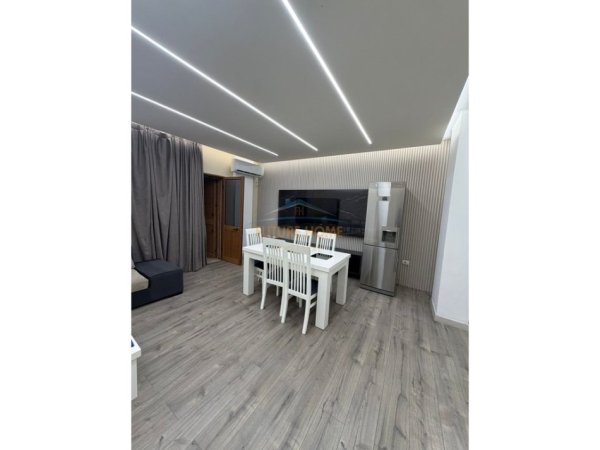 Tirane, jepet me qera apartament 3+1 Kati 1, 145 m² 800 € (DON BOSKO)