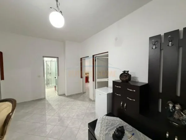 Tirane, jepet me qera apartament 2+1 Kati 1, 100 m² 400 € (ALLIAS)