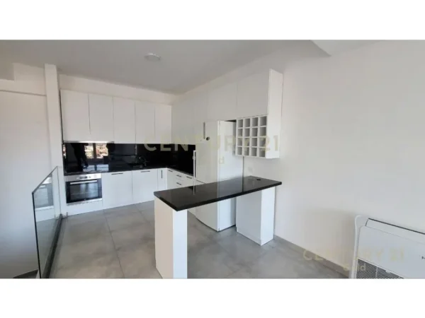 Tirane, shitet apartament 3 Katshe Kati 3, 300 m² 