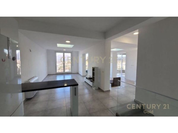 Tirane, shitet apartament 3 Katshe Kati 3, 300 m² 