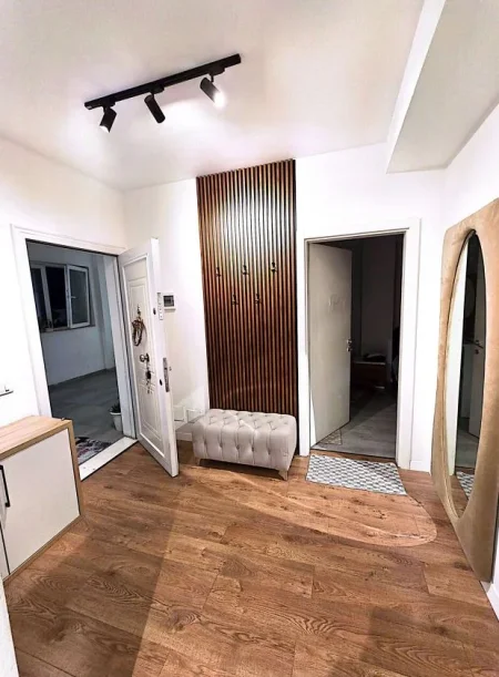 Jepet me Qera Apartament 2+1+2 ne 5 Maji,   700 €URO