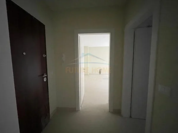 Tirane, shitet apartament 1+1 Kati 1, 64 m² 165.000 € (SHKOLLA E KUQE)