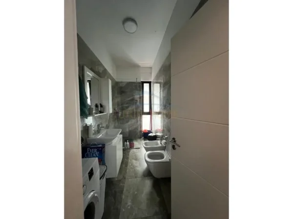 Tirane, shitet apartament 2+1+Ballkon Kati 7, 109 m² 330.000 € (SQUARE 21)