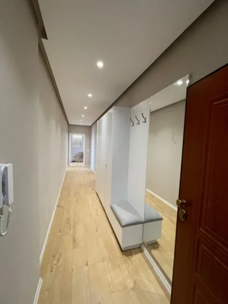 Shqiperi, jepet me qera apartament 2+1 Kati 4, 108 m² 1.000 € (Rruga Jordan Misja)