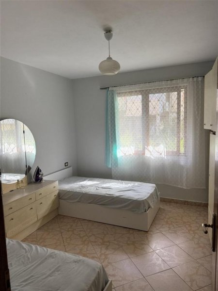 JEPET ME QERA APARTAMENT 2+1 NE RRUGEN E KAVAJES TEK ISH PARKU I AUTOBUSAVE,   550 €URO