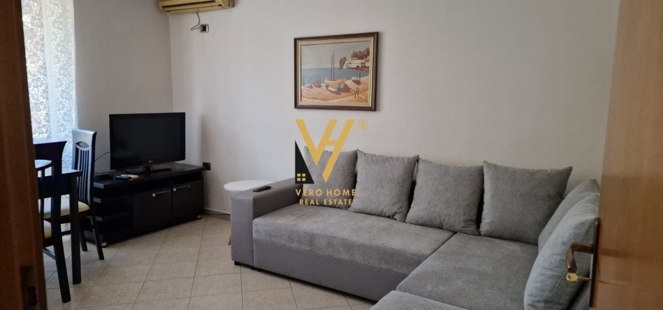 Tirane, jepet me qera apartament 2+1+Ballkon Kati 3, 68 m² 650 € (21 DHJETORI)