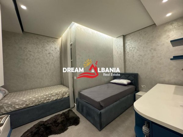 Tirane, shitet apartament 3+1 Kati 5, 153 m² 220.000 € (fresk)