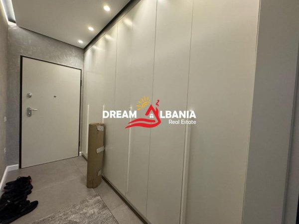 Tirane, shitet apartament 3+1 Kati 5, 153 m² 220.000 € (fresk)