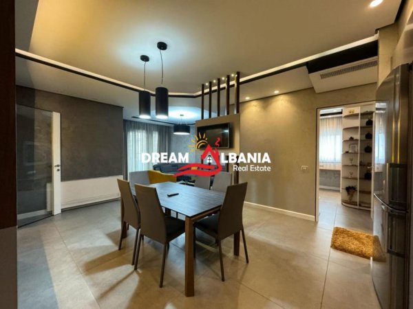 Tirane, shitet apartament 3+1 Kati 5, 153 m² 220.000 € (fresk)