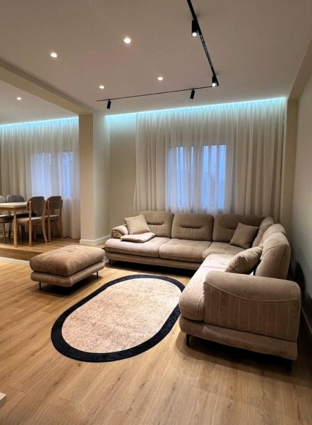 Tirane, jepet me qera apartament 1+1 Kati 5, 75 m² 750 € (PALLATET SHALLVARE)