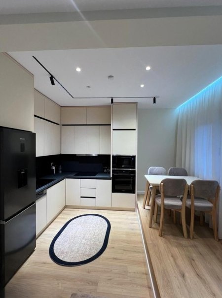 Tirane, jepet me qera apartament 1+1 Kati 5, 75 m² 750 € (PALLATET SHALLVARE)