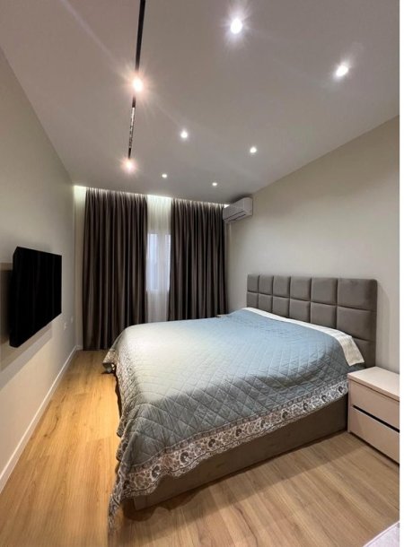 Tirane, jepet me qera apartament 1+1 Kati 5, 75 m² 750 € (PALLATET SHALLVARE)