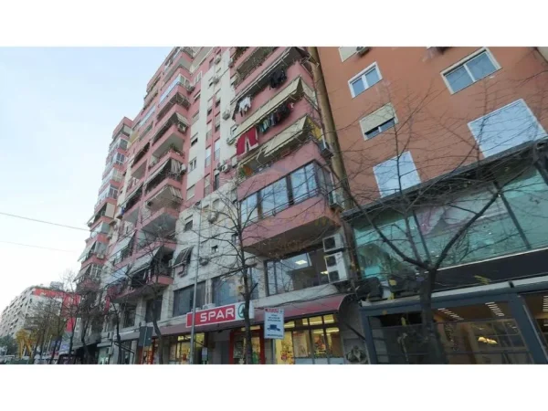 Tirane, shitet apartament 4+1 Kati 6, 196 m² 572.000 € (RRUGA SAMI FRASHERI)