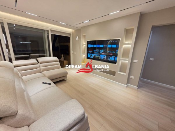 Tirane, shitet apartament 2+1 Kati 8, 112 m² 319900 € (myslym shyri)