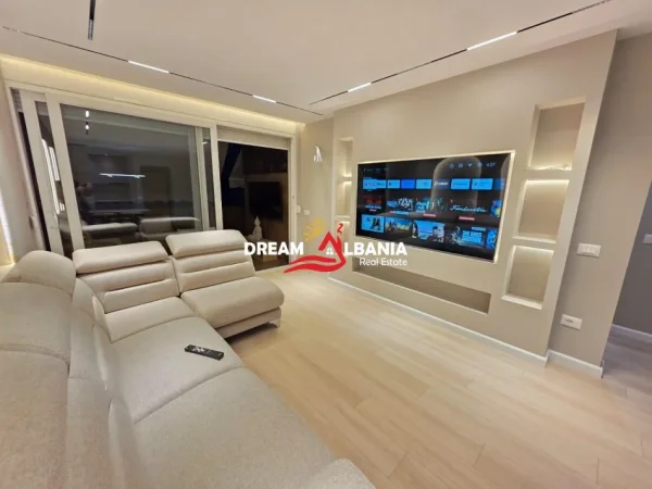 Tirane, shitet apartament 2+1 Kati 8, 112 m² 319900 € (myslym shyri)