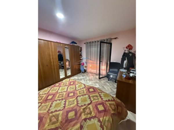 Tirane, shitet apartament 2+1+Ballkon Kati 2, 135 m² 197.000 € (Rruga 5 Maji)