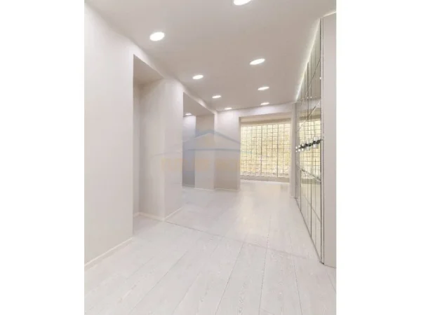 Tirane, jepet me qera zyre Kati 1, 120 m² 2.000 € (SHALLVARET)