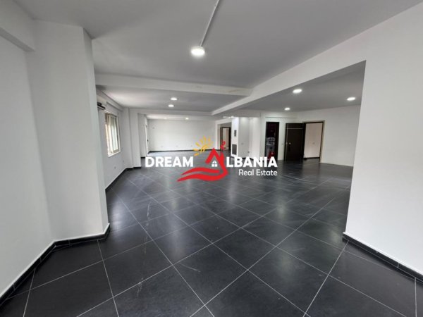 Tirane, shitet ambjent biznesi Kati 2, 243 m² 465.000 € (don bosko)